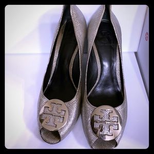 Tory Burch silver leather wedge heels size 10
